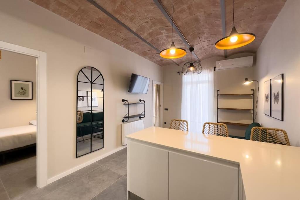 Bebarceloner Sants Apartments - 2 Bedrooms Екстер'єр фото