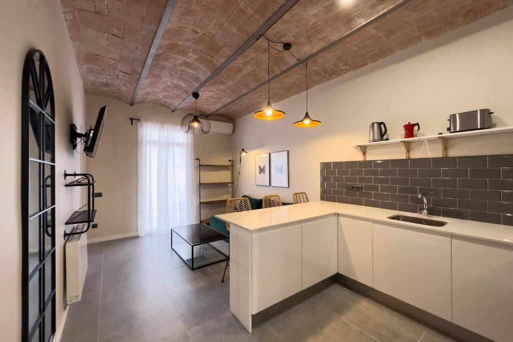 Bebarceloner Sants Apartments - 2 Bedrooms Екстер'єр фото
