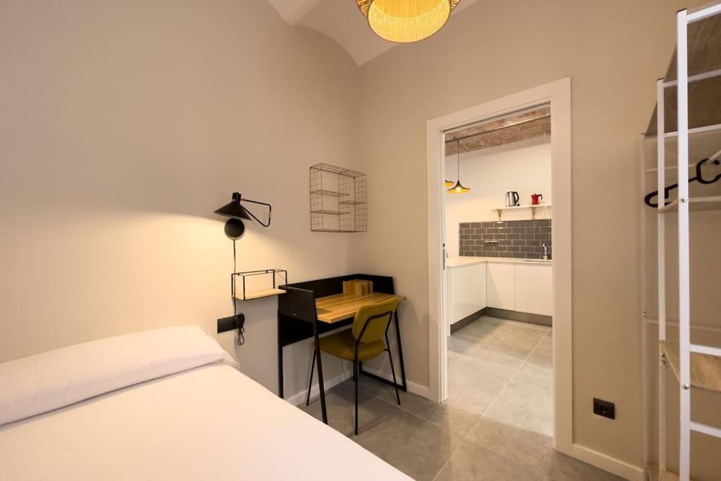 Bebarceloner Sants Apartments - 2 Bedrooms Екстер'єр фото