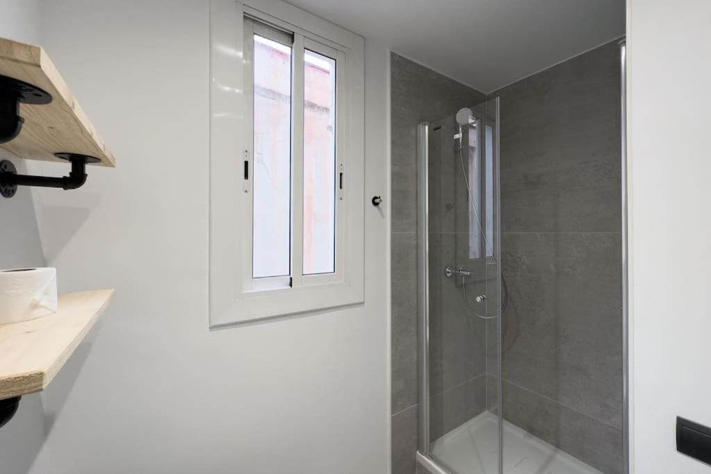 Bebarceloner Sants Apartments - 2 Bedrooms Екстер'єр фото