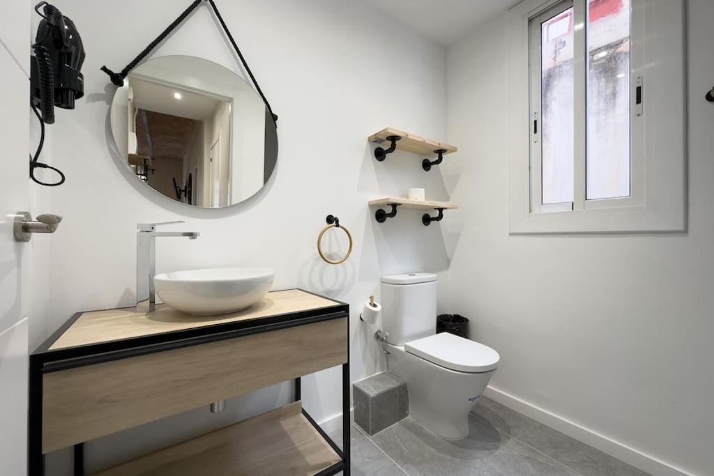 Bebarceloner Sants Apartments - 2 Bedrooms Екстер'єр фото