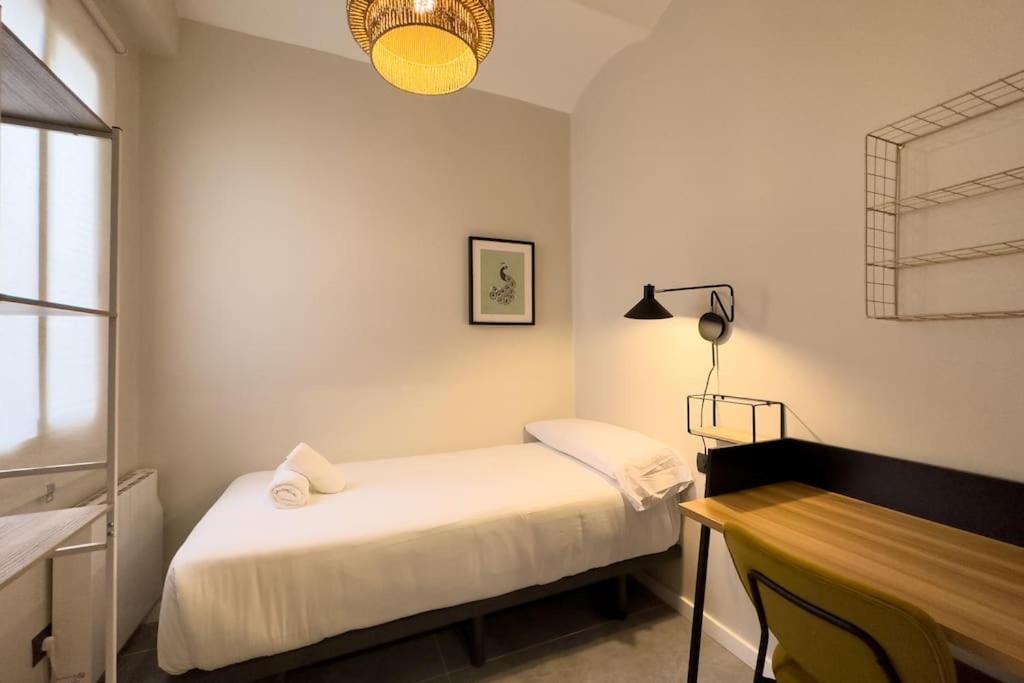 Bebarceloner Sants Apartments - 2 Bedrooms Екстер'єр фото